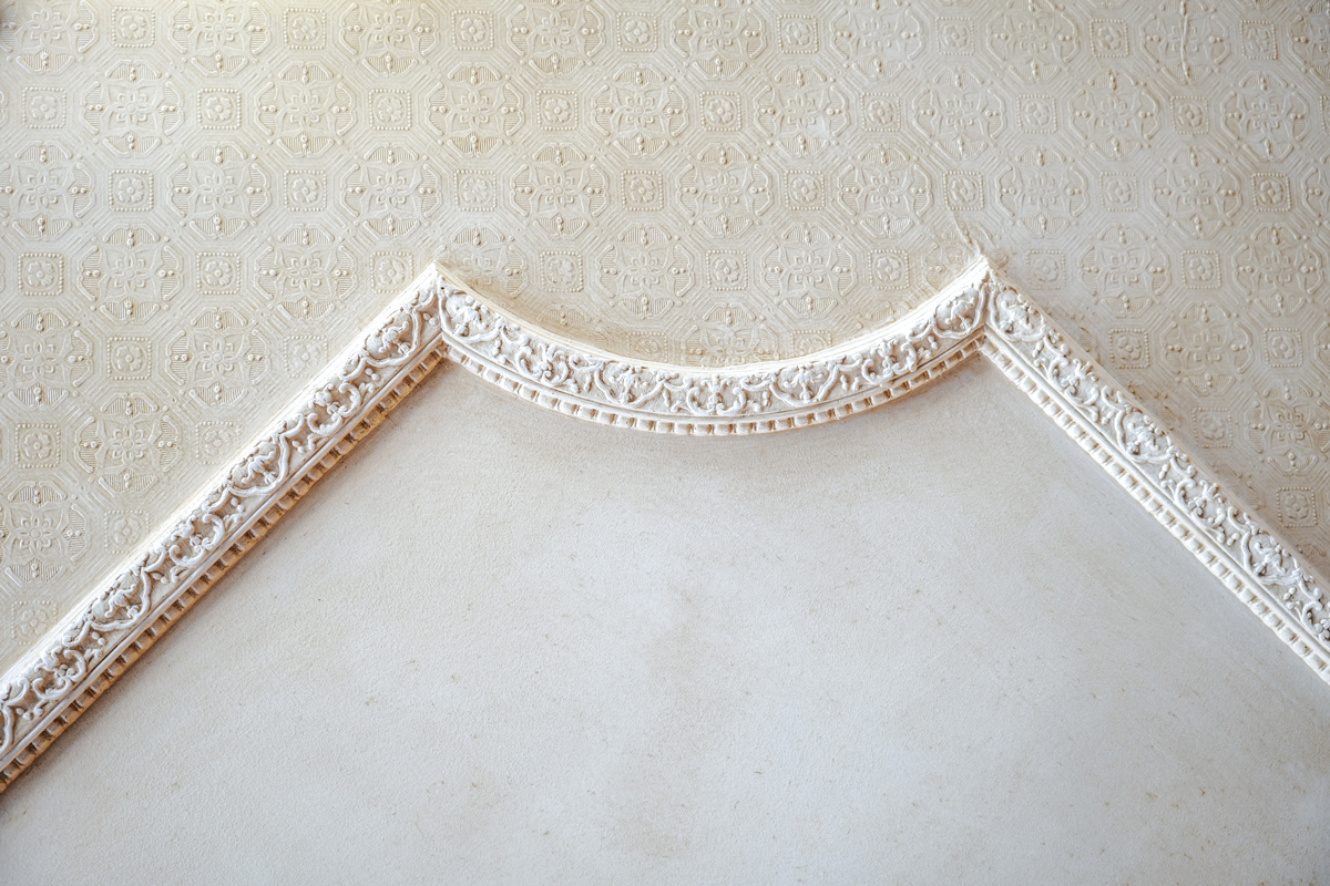 Decoration_decor_en_platre_plafond_cafe_de_la_poste_la_rochelle