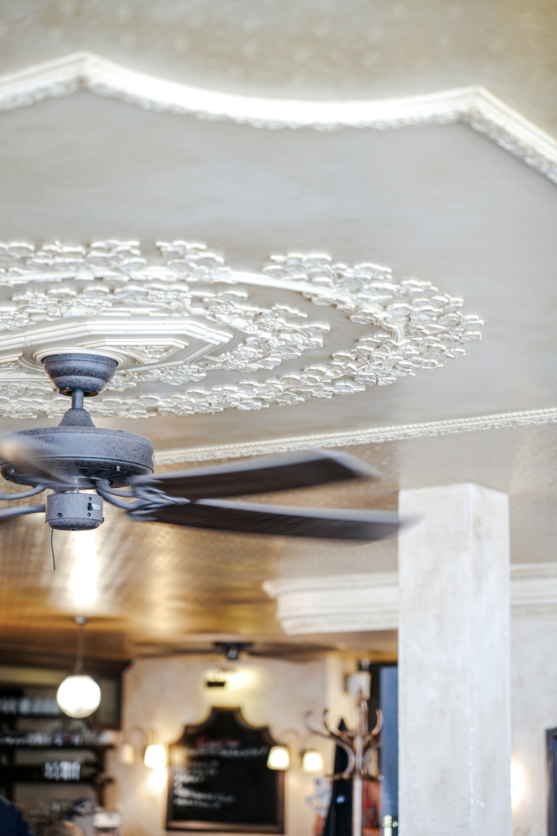 Projet_restaurant_patrimoine_platrerie_traditionnelle_moulures_decor_plafond_cafe_de_la_poste_place_hotel_de_ville_la_rochelle