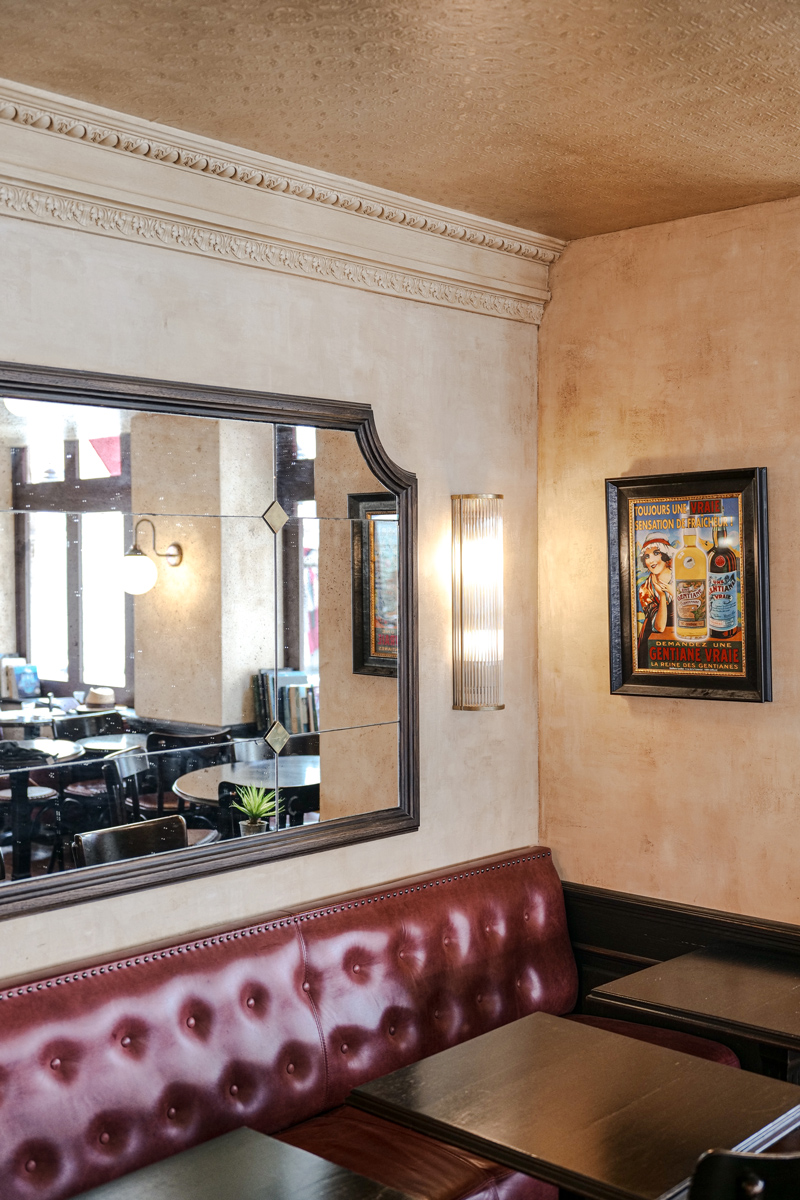 restauration_corniches_en_staff_cafe_de_la_poste_la_gypserie