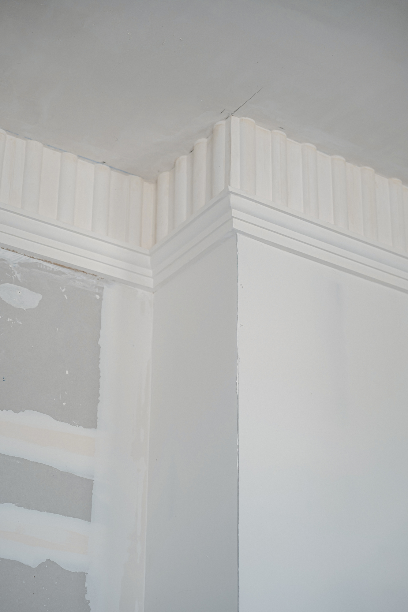 creation_frise_platre_habillage_plafond_studio_place_verdun_platrerire_traditionelle