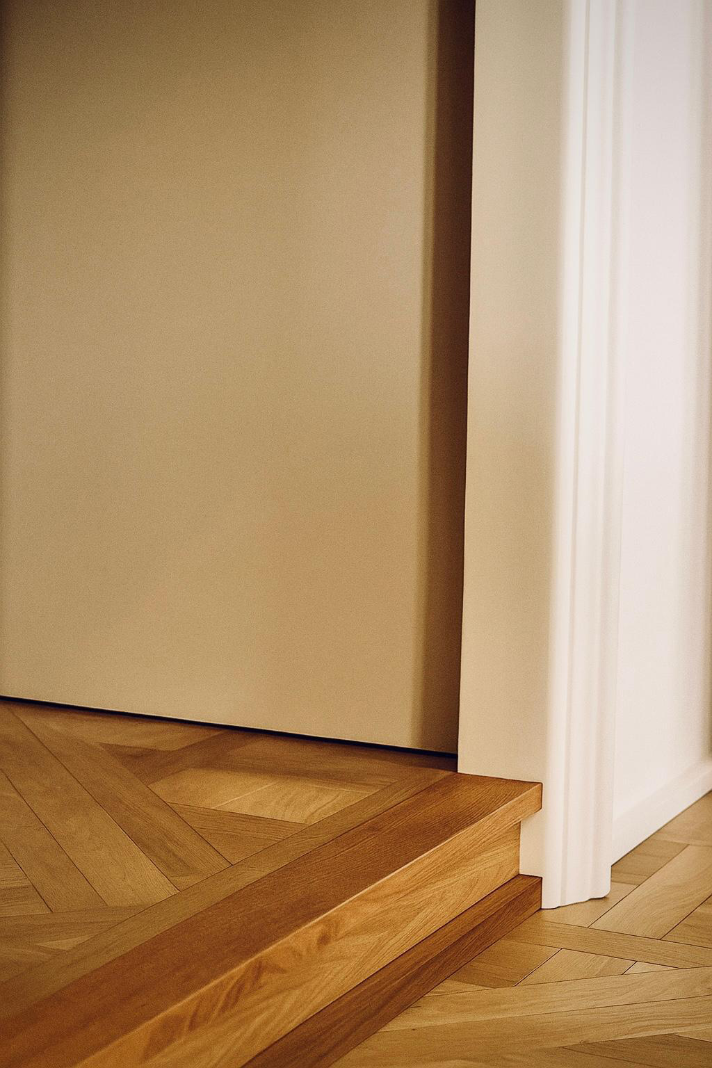 detail_parquet_avec_habillage_platre_contour_porte