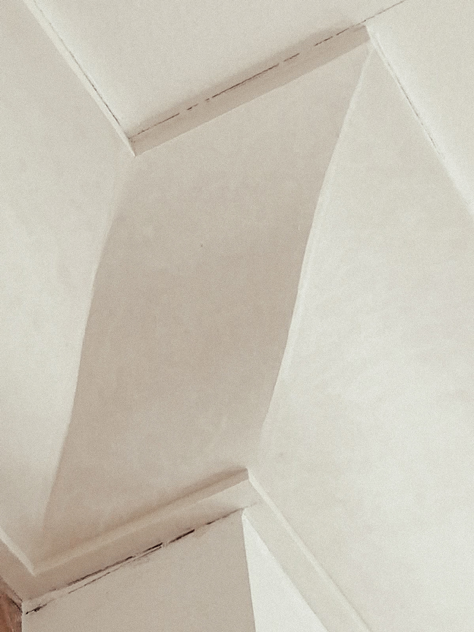 Poussage_sur_place_corniche_habillage_cheminee_staff_la_gypserie