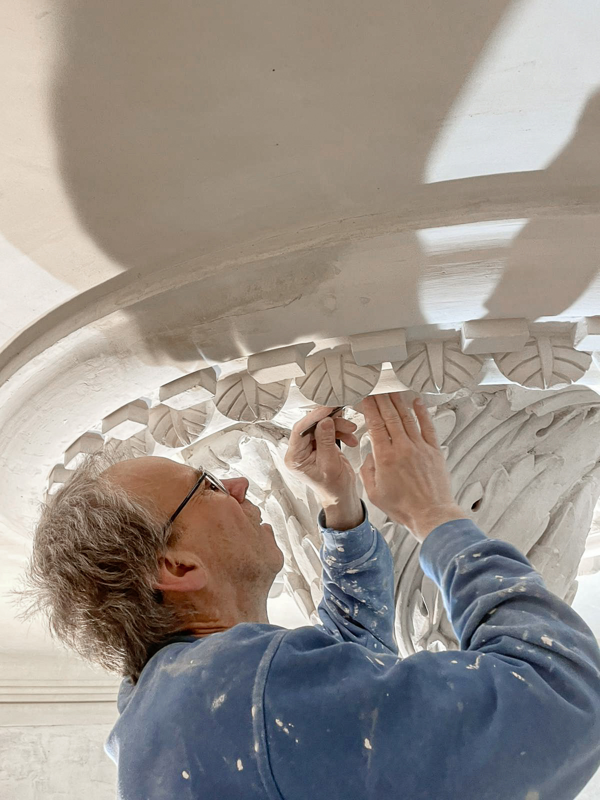 Restauration de la rosace en plâtrerie traditionnelle pour l'église du Dorat