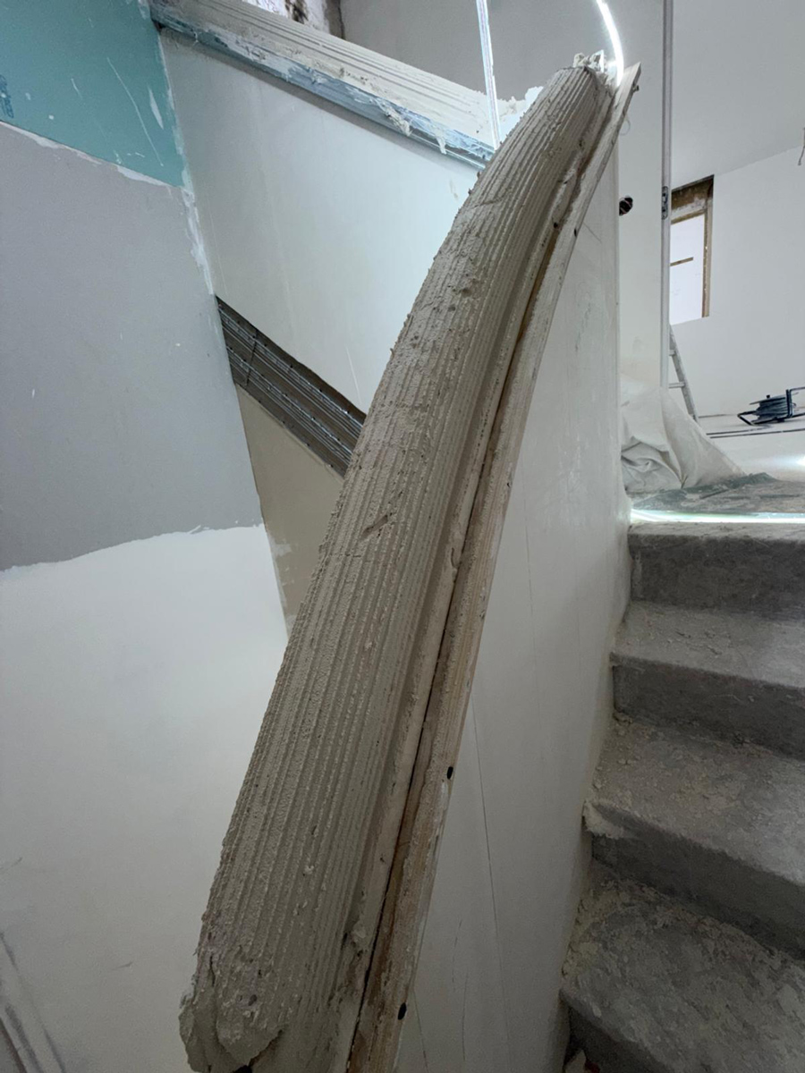 Depot_platre_creation_rambarde_escalier_staff