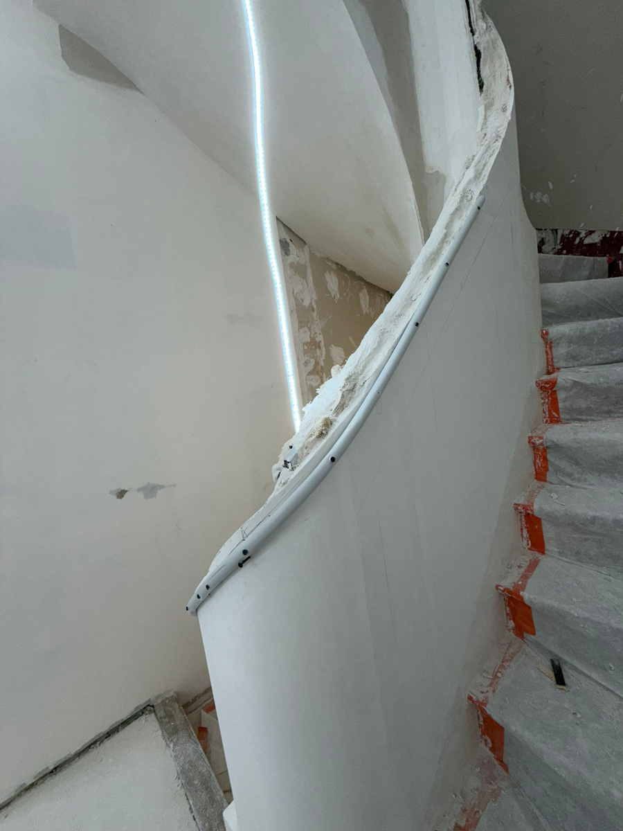 creation_support_placo_platre_pour_rambarde_escalier_staff